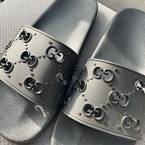 GUCCI SLIDES